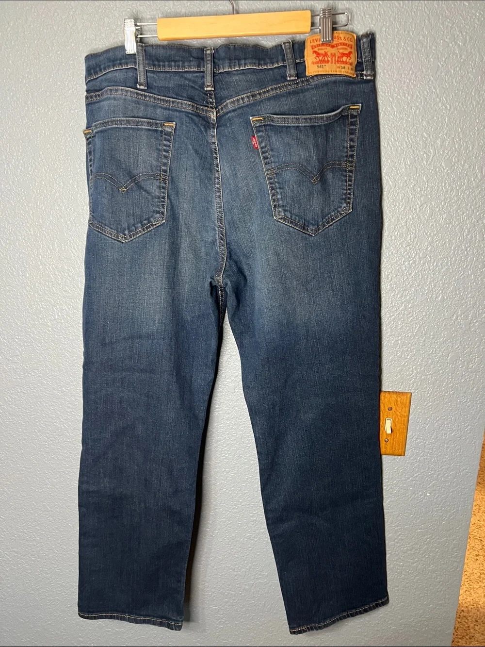 Levi's 541 Men's Jeans Blue 38x30 Dark Wash Denim 5-Pocket Cotton Blend